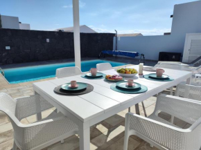 Villa Anny piscina climatizada aire acondicionado espaciosa y luminosa!